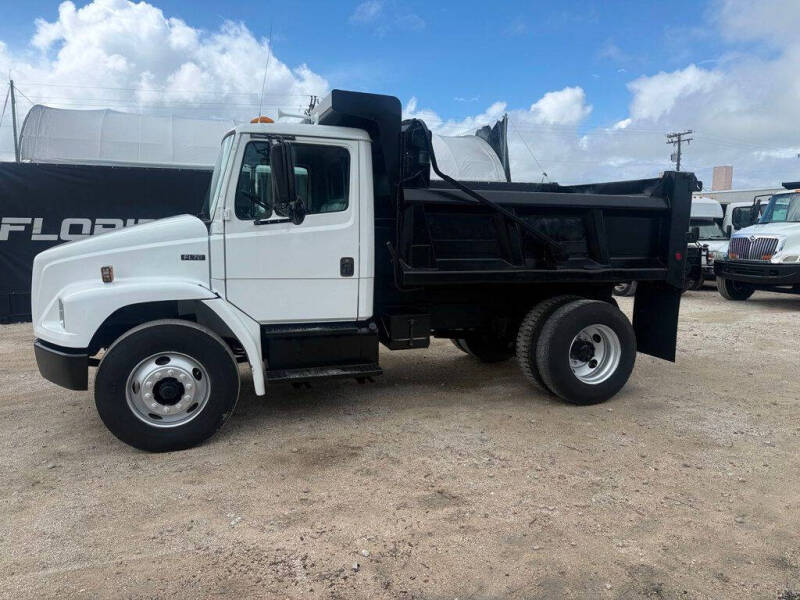 2002 Freightliner FL70