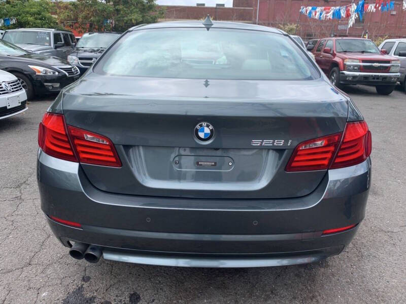 2012 BMW 5 Series 528i