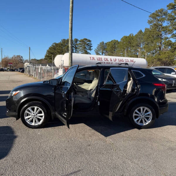 2017 Nissan Rogue Sport SV