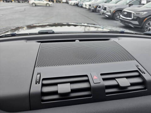 2023 Land Rover Defender 110 X-Dynamic SE