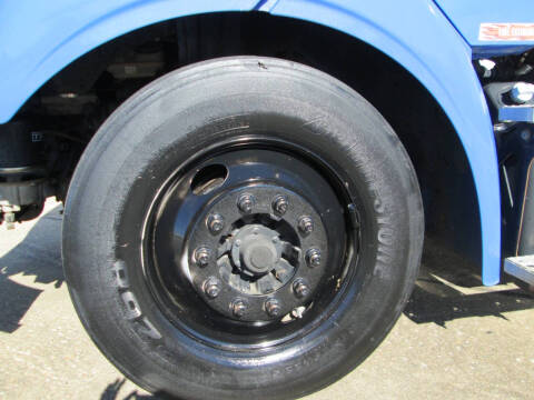 2011 Freightliner Business class M2