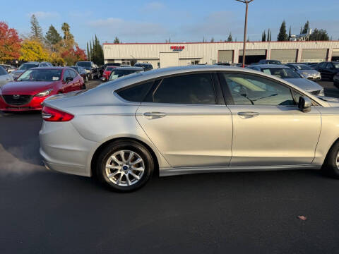 2017 Ford Fusion S