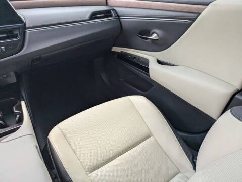 2025 Lexus ES 350