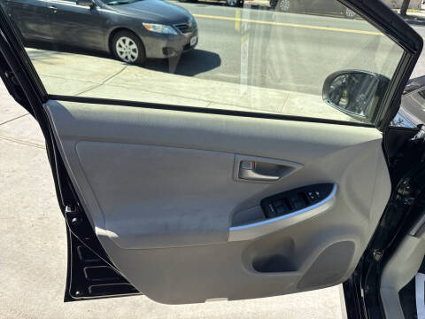 2014 Toyota Prius Two