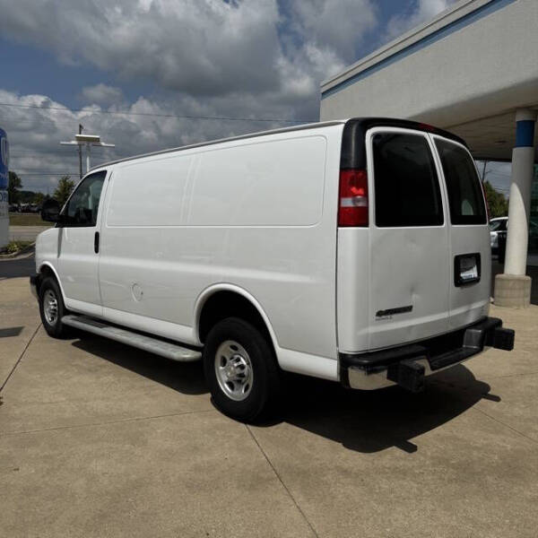 2023 Chevrolet Express 2500