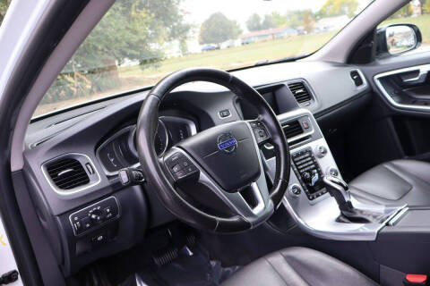 2018 Volvo V60 Cross Country T5 Premier