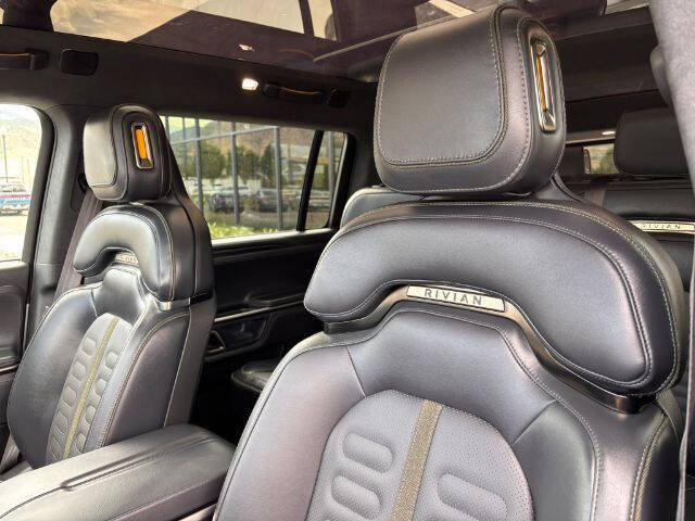 2024 Rivian R1S Adventure