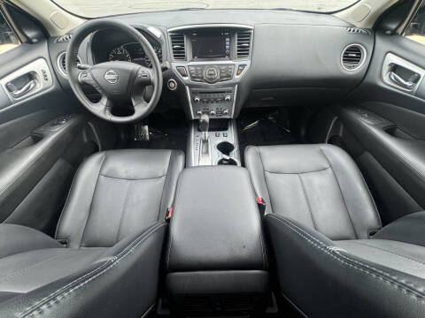 2017 Nissan Pathfinder SL