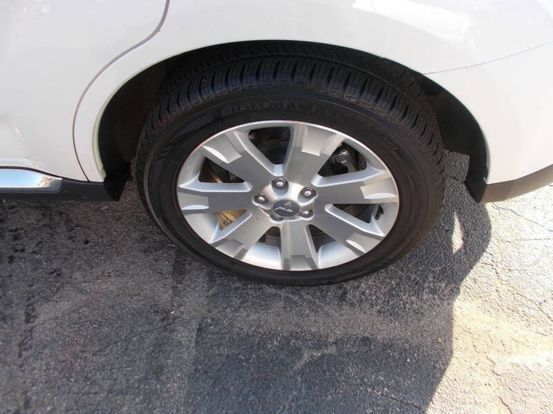 2008 Mitsubishi Outlander SE