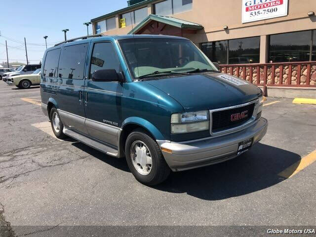 2002 GMC Safari SLT