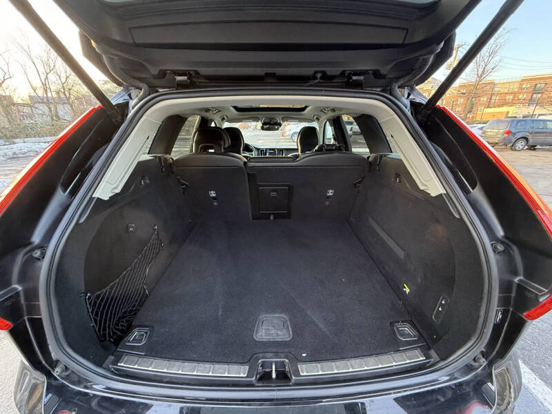 2019 Volvo XC60 T5 Momentum