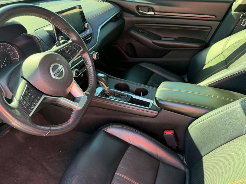 2022 Nissan Altima 2.5 SR