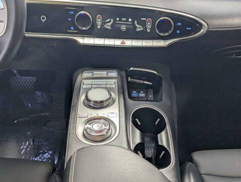 2024 Genesis GV70 2.5T Standard