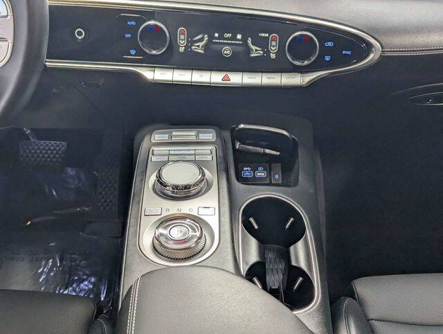 2024 Genesis GV70 2.5T Standard