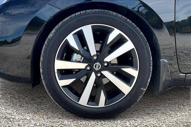 2021 Nissan Versa SR