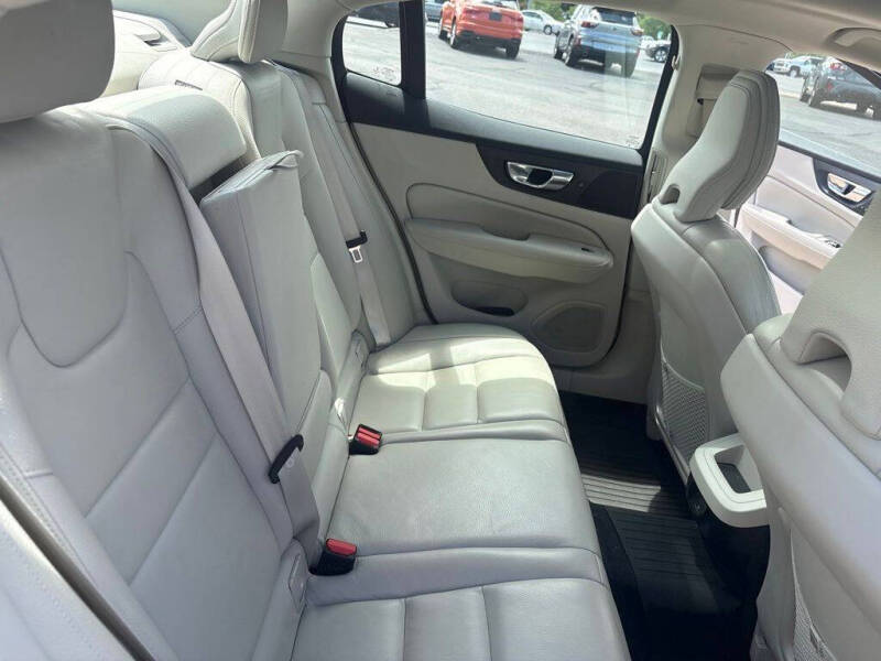 2023 Volvo S60 B5 Plus Dark Theme