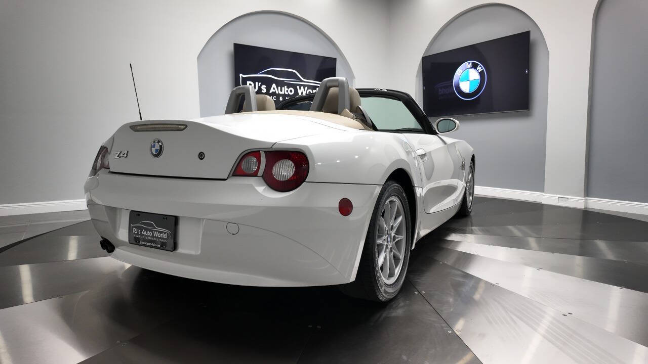 2005 BMW Z4 24