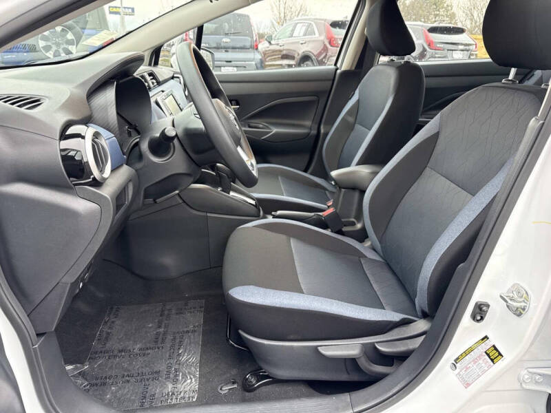 2025 Nissan Versa SV