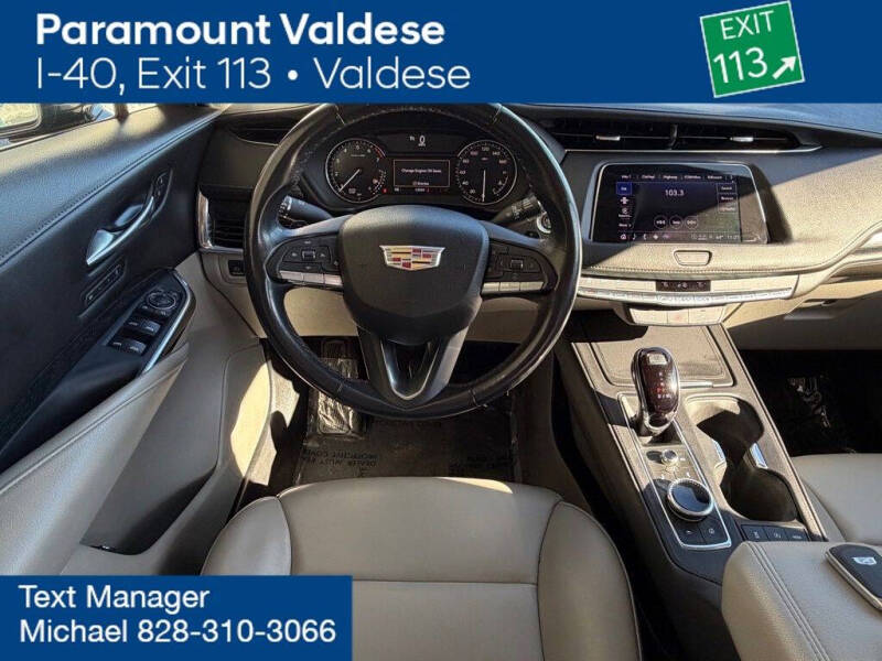 2023 Cadillac XT4 Premium Luxury