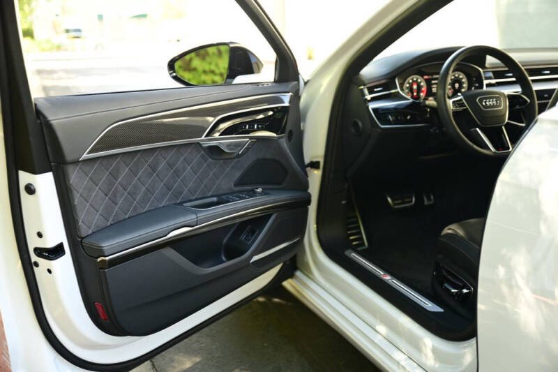 2025 Audi S8 4.0T quattro