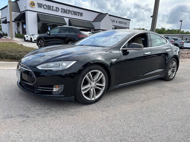 2015 Tesla Model S 1
