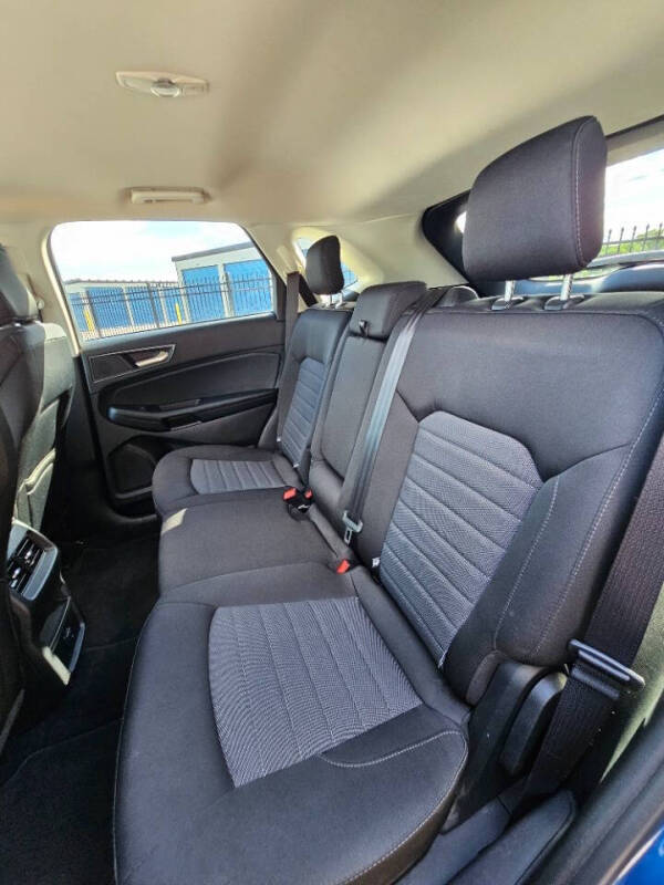 2020 Ford Edge SE