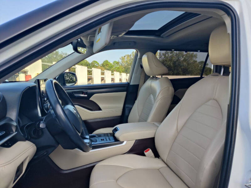 2022 Toyota Highlander XLE