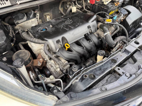 2012 Toyota Yaris 5-Door LE