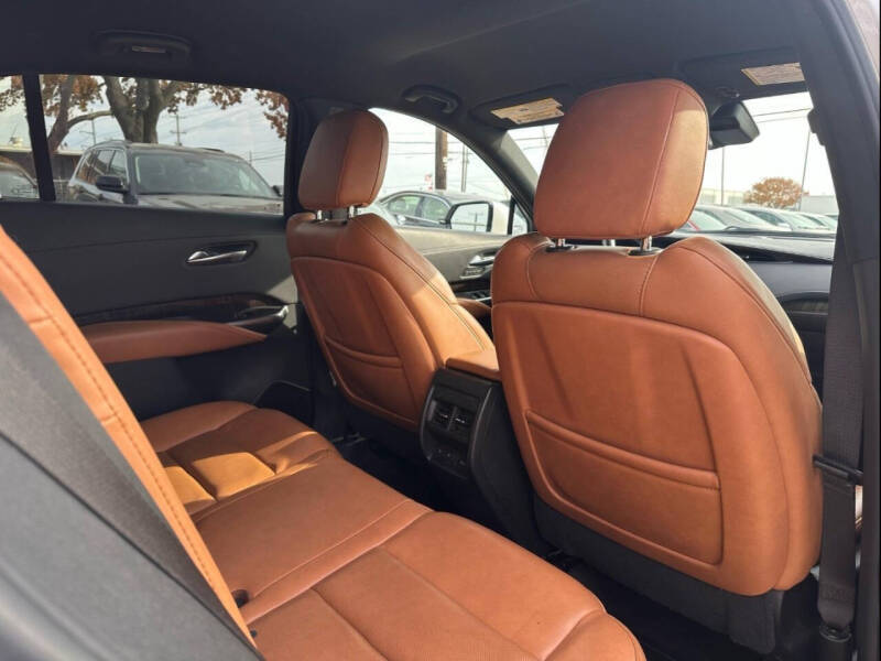 2022 Cadillac XT4 Premium Luxury