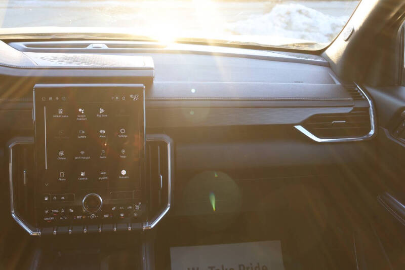 2024 GMC Acadia Elevation