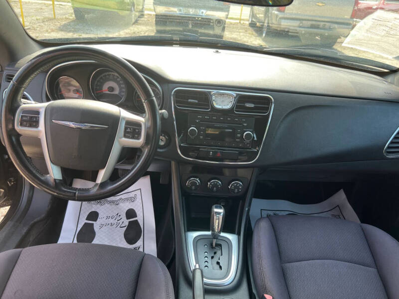 2013 Chrysler 200 Touring