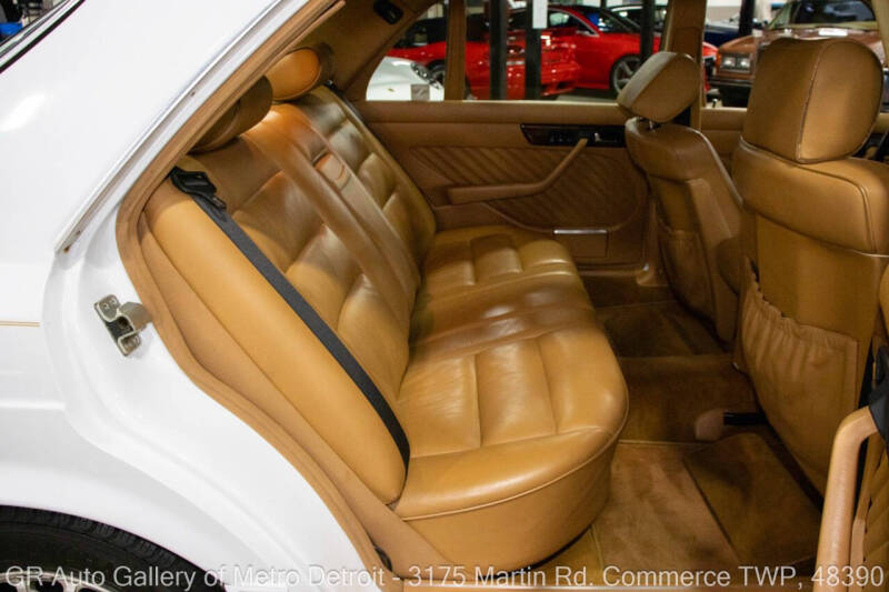 1991 Mercedes-Benz 560-Class 560 SEL