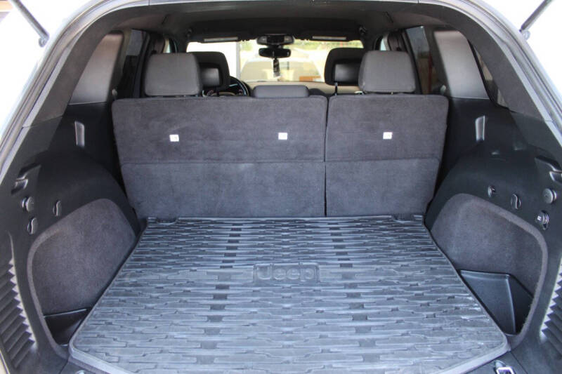 2017 Jeep Grand Cherokee Laredo