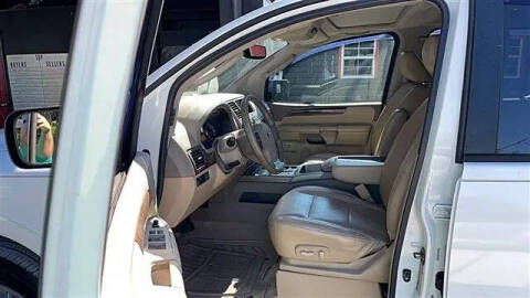 2011 Nissan Armada Platinum