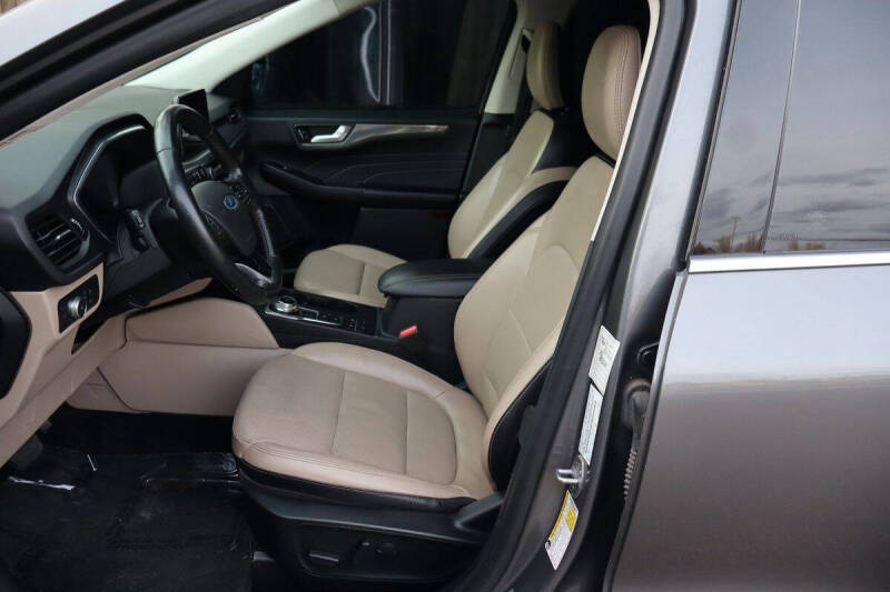 2021 Ford Escape Titanium