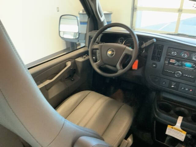 2025 Chevrolet Express 3500