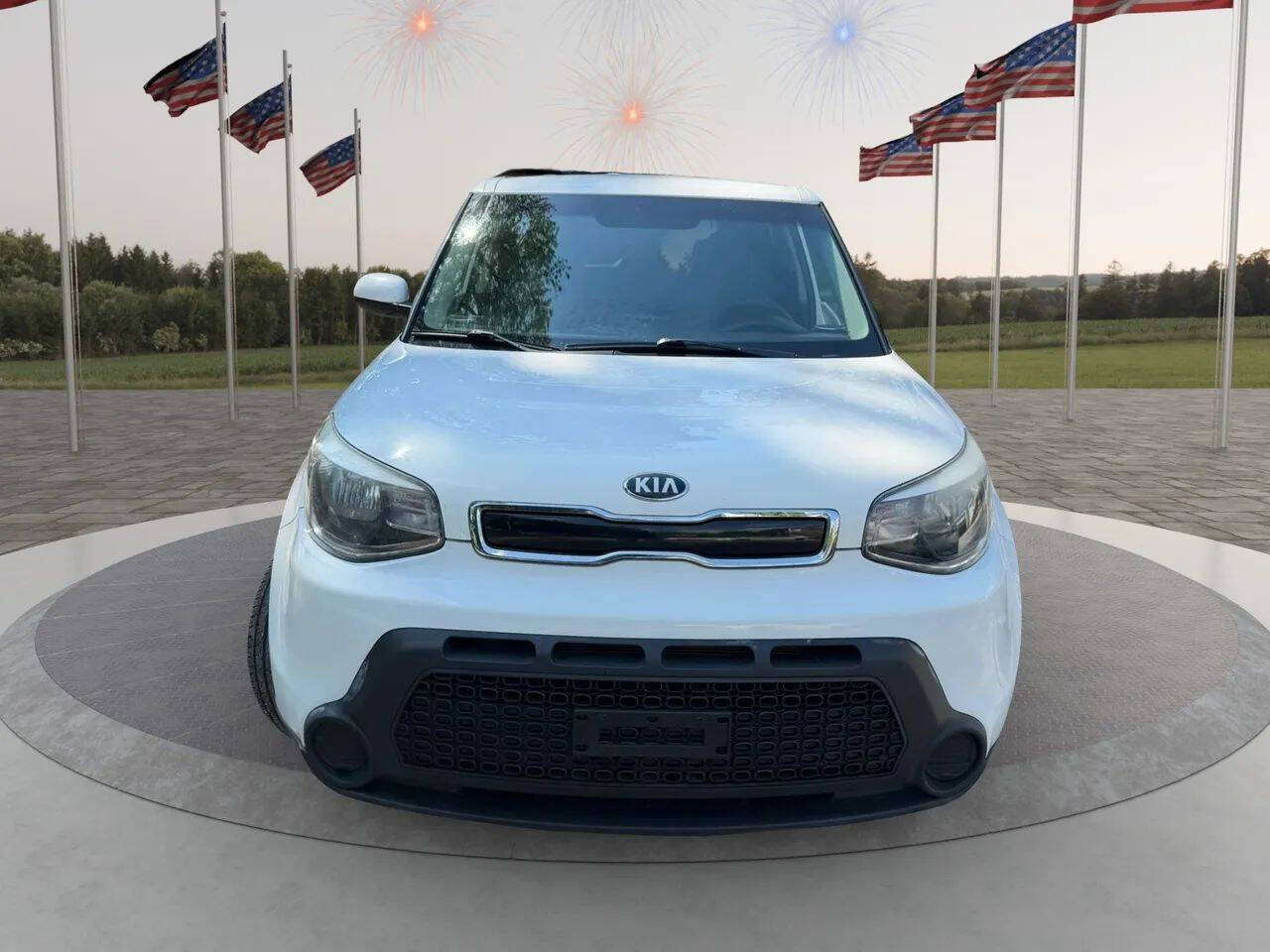 White 2015 Kia Soul + + 4dr Crossover 1