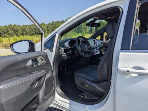 2025 Chrysler Pacifica Plug-In Hybrid