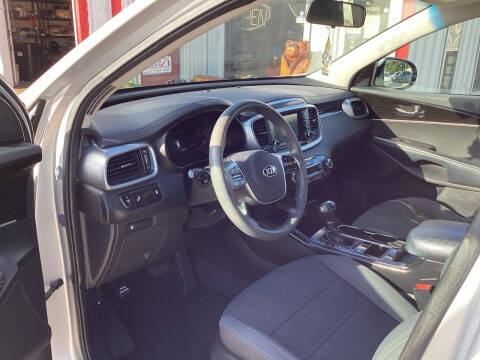 2019 Kia Sorento LX V6