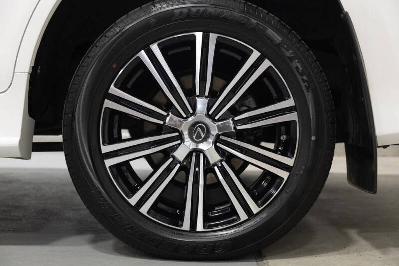 2021 Lexus LX 570 Three-Row