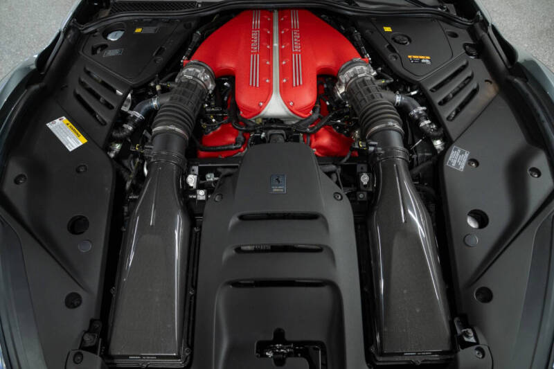 2023 Ferrari 812 Competizione