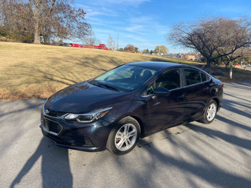 2016 Chevrolet Cruze LT photo 2