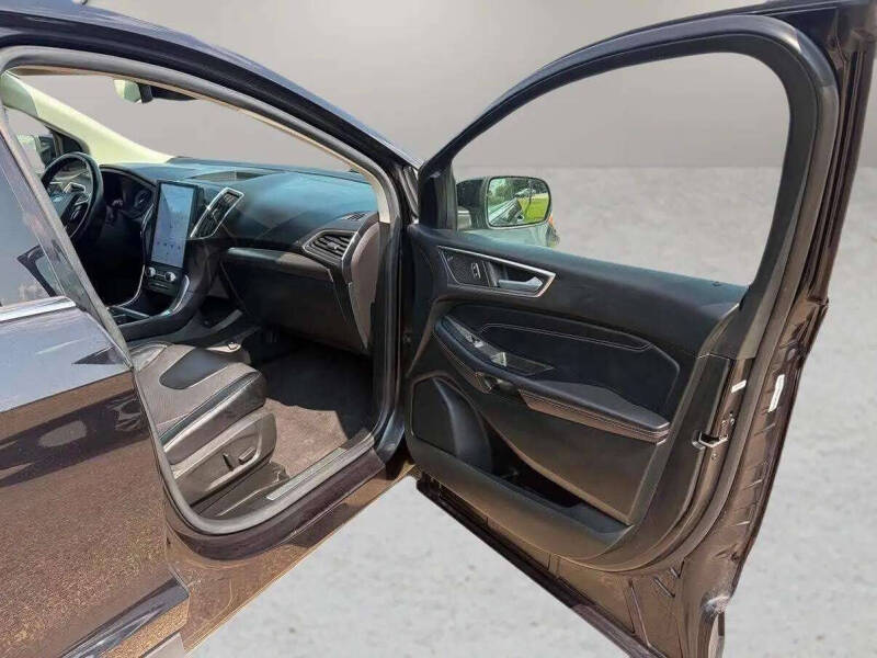 2022 Ford Edge Titanium
