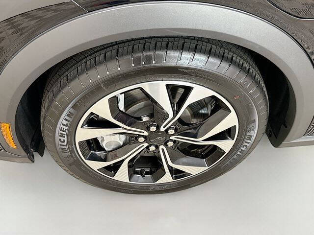 2024 Ford Mustang Mach-E Select