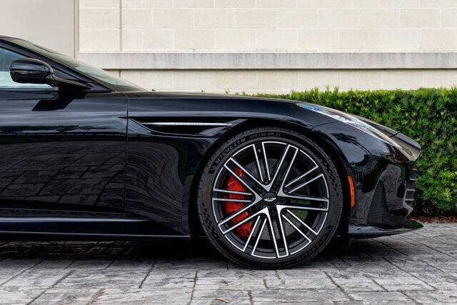 2024 Aston Martin DB12 V8
