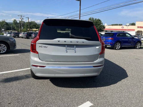 2024 Volvo XC90 Recharge T8 Ultimate Bright Theme 7P