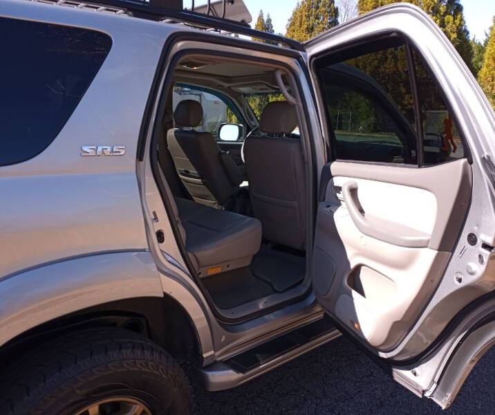 2007 Toyota Sequoia SR5 photo 15