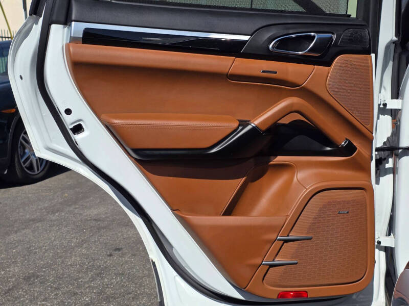 2016 Porsche Cayenne S E-Hybrid