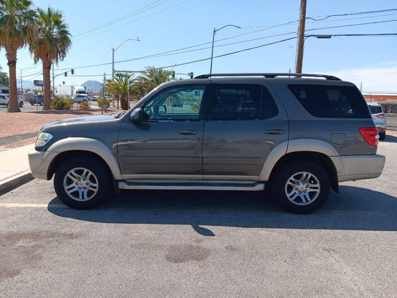 2003 Toyota Sequoia SR5 photo 4