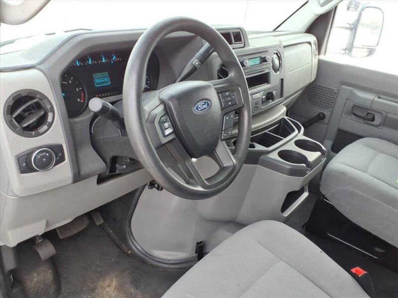 2022 Ford E-Series E-450 SD